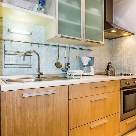 Apartman Stunning In With Outdoor Swimming Pool, 2 Bedrooms And Wifi