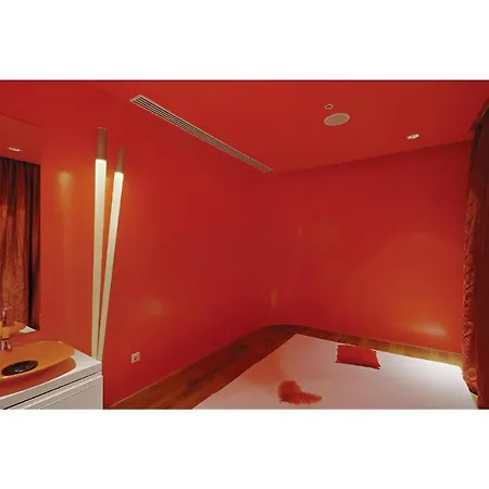 Stunning In With Outdoor Swimming Pool, 2 Bedrooms And Wifi Apartman *