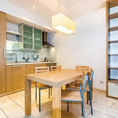 Stunning In With Outdoor Swimming Pool, 2 Bedrooms And Wifi * Novi Vinodolski